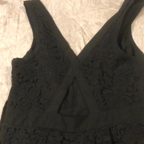 Black sleeveless dress with pockets - Picture 3 of 3